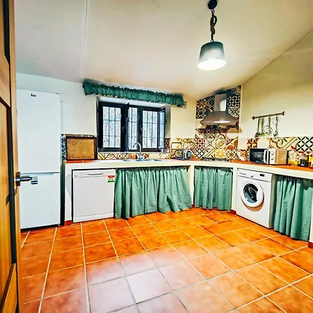 Holiday home Cortijo Rural El Contador, Con Parque Infantil Constantina