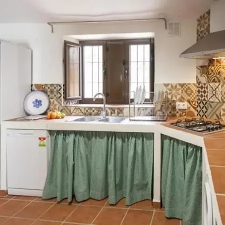 Holiday home Cortijo Rural El Contador, Con Parque Infantil Constantina