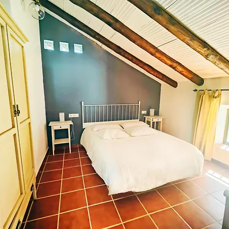 Cortijo Rural El Contador, Con Parque Infantil Holiday home *